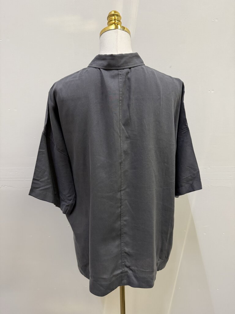 Everlane - Small