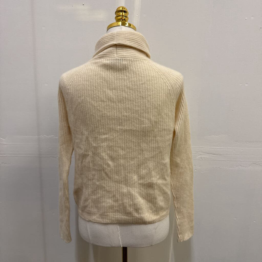 Allude - Medium