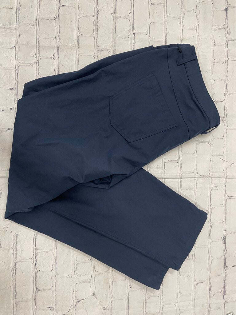 Lululemon - Men's 38