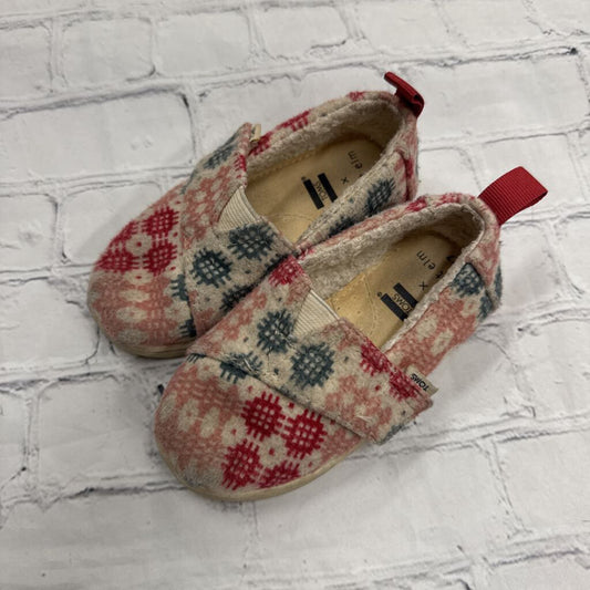 Toms - T7
