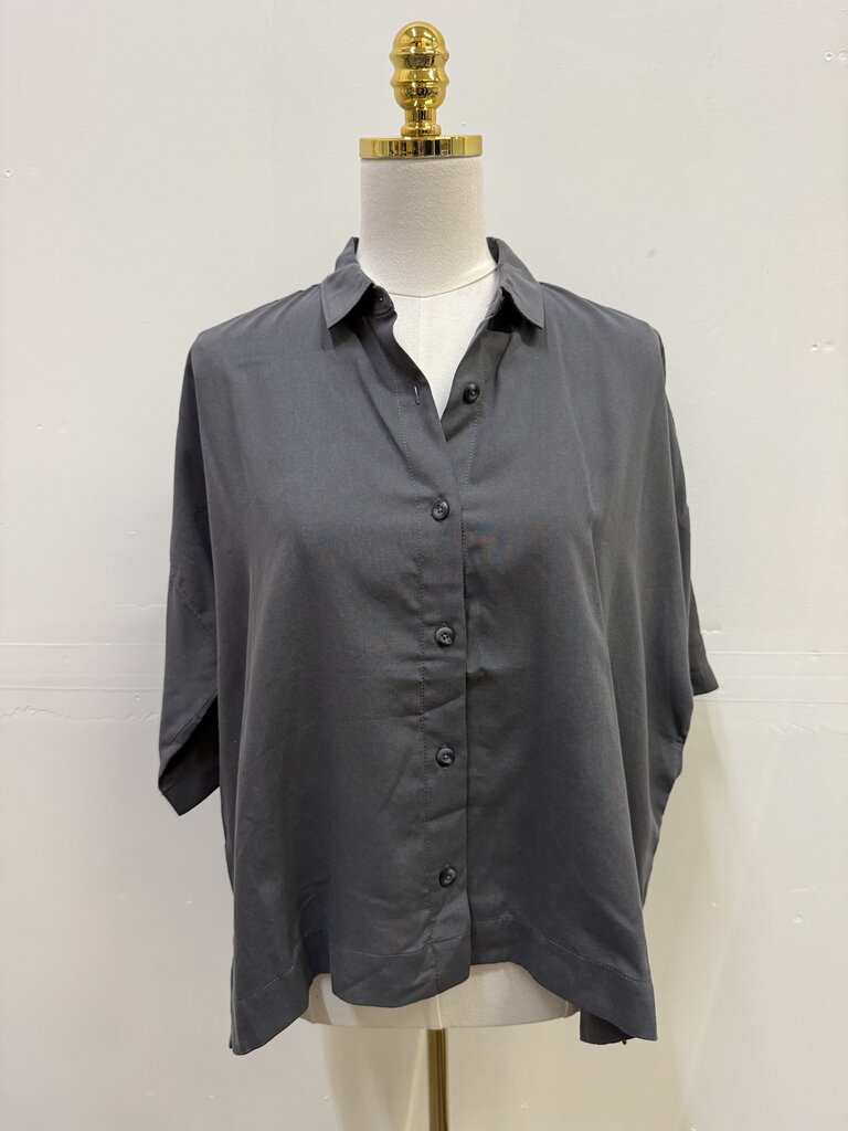 Everlane - Small