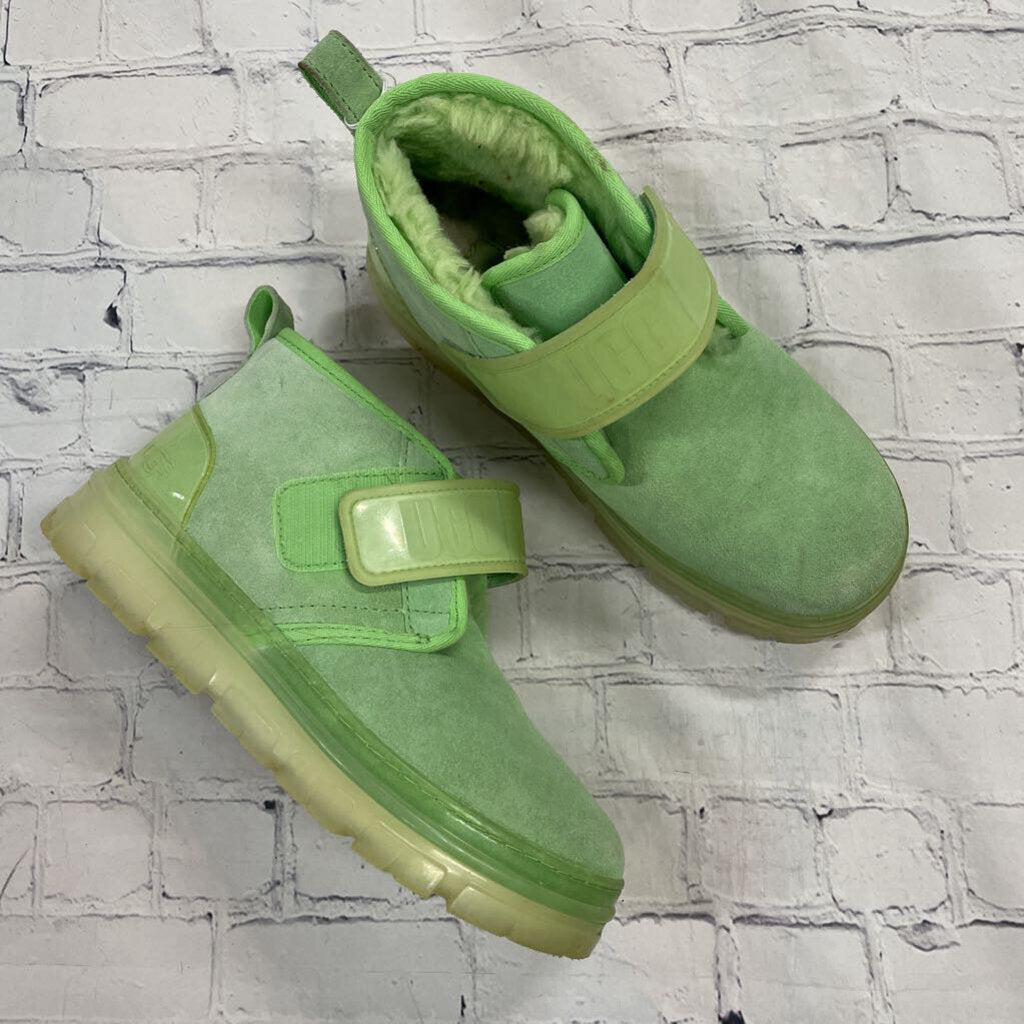 Ugg - 7