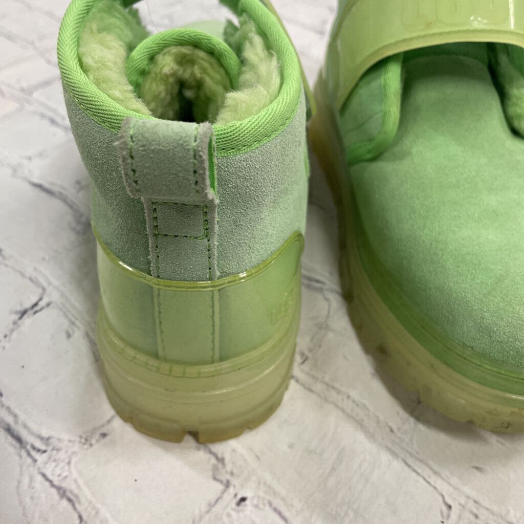 Ugg - 7