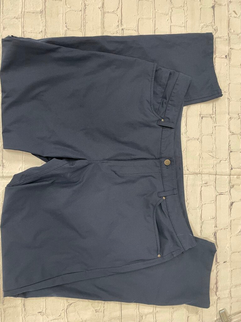 Lululemon - Men's 38