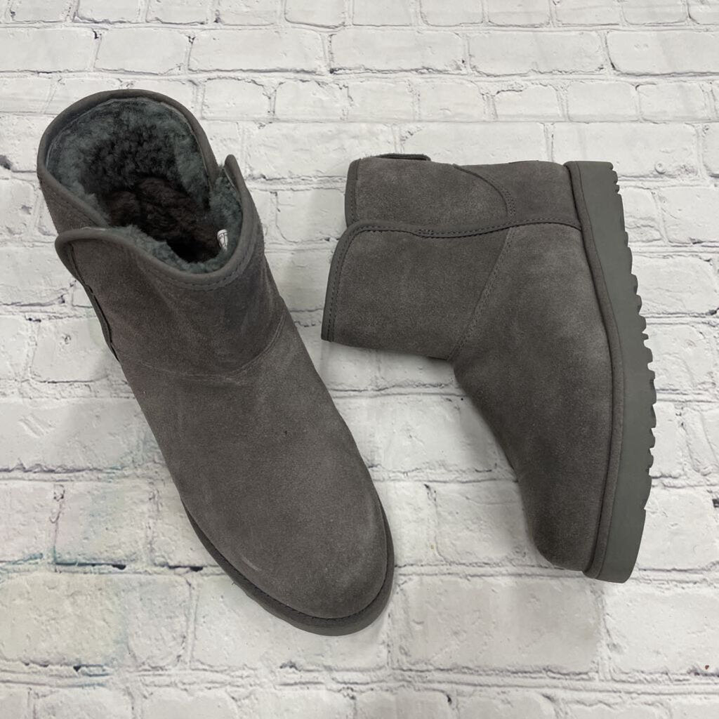 Ugg - 5.5