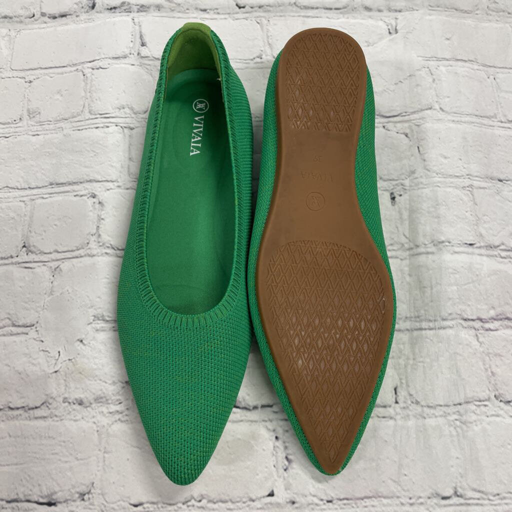 Green Pointed Textured Flats